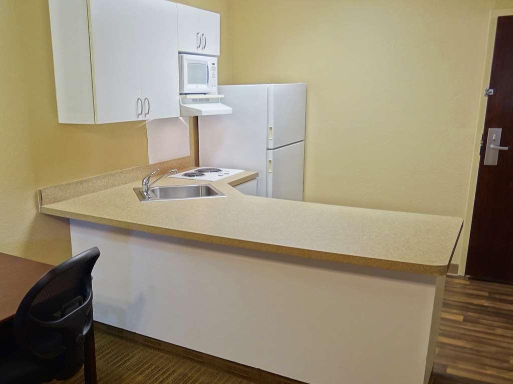 Extended Stay America Select Suites - Detroit - רוזוויל חדר תמונה