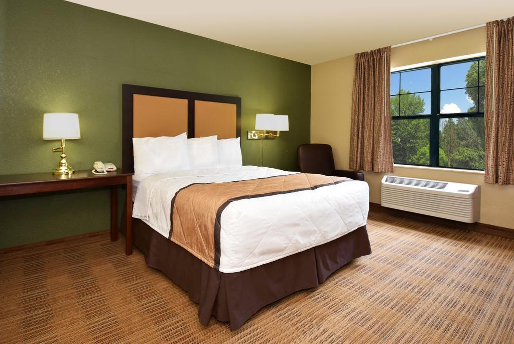 Extended Stay America Select Suites - Detroit - רוזוויל מראה חיצוני תמונה