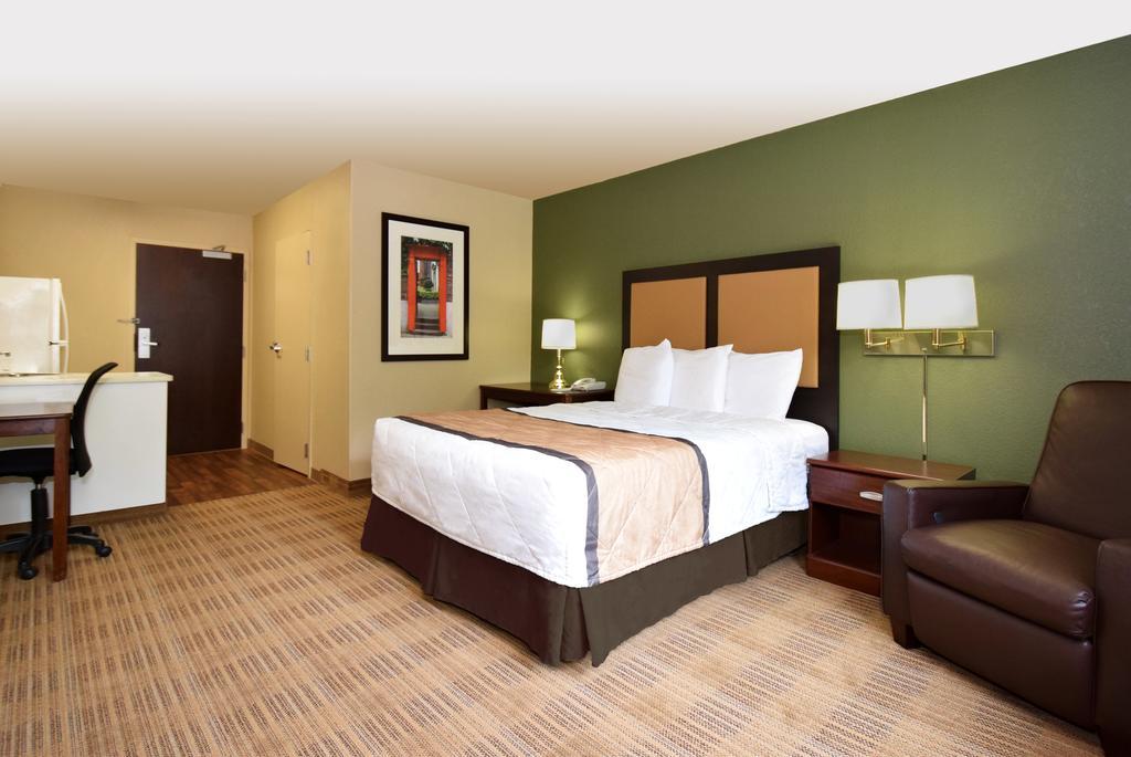 Extended Stay America Select Suites - Detroit - רוזוויל מראה חיצוני תמונה