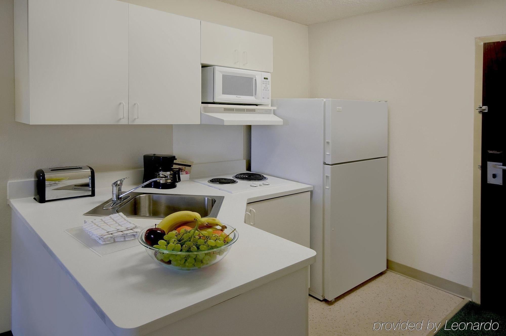 Extended Stay America Select Suites - Detroit - רוזוויל מראה חיצוני תמונה